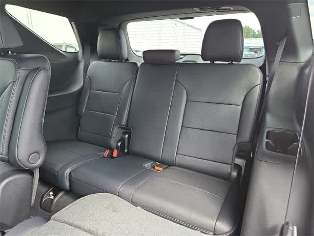 2026 Chevrolet Traverse AWD LT Image 8 of 23