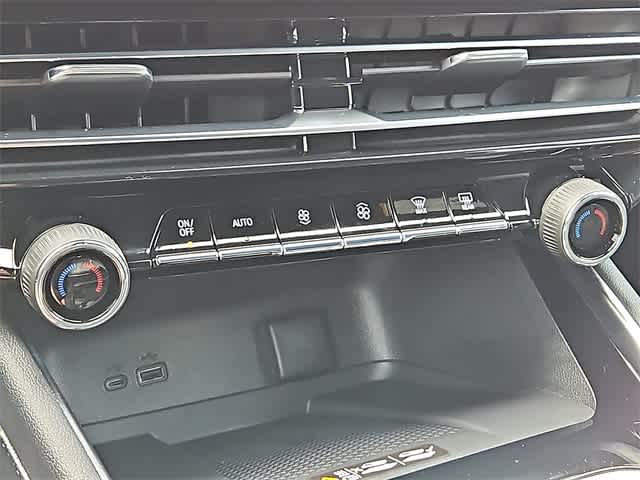 2026 Chevrolet Traverse AWD LT Image 22 of 23