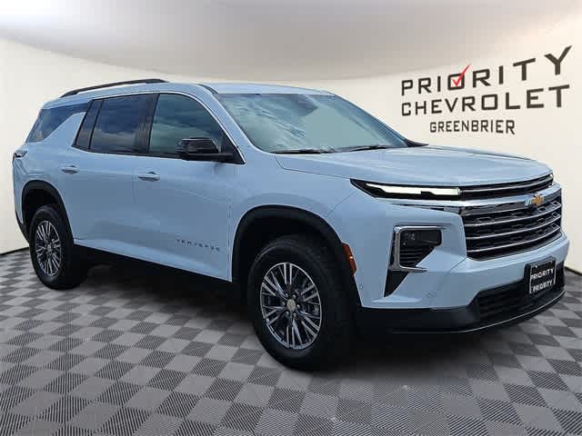 2026 Chevrolet Traverse AWD LT Image 3 of 23