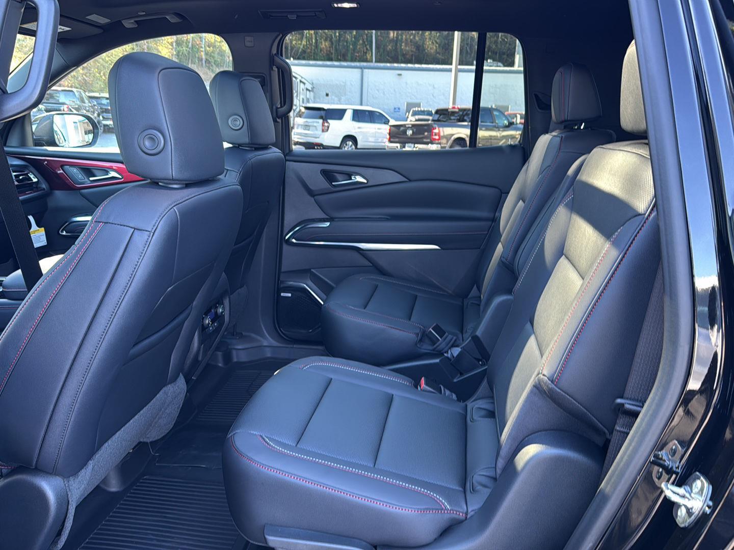 2026 Chevrolet Traverse Z71 Image 14 of 34