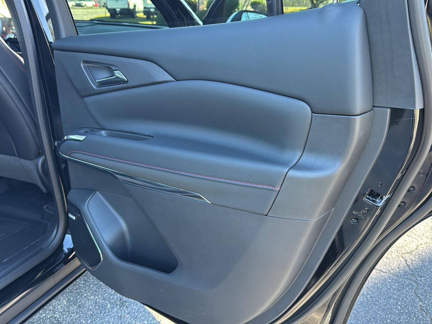 2026 Chevrolet Traverse Z71 Image 17 of 34