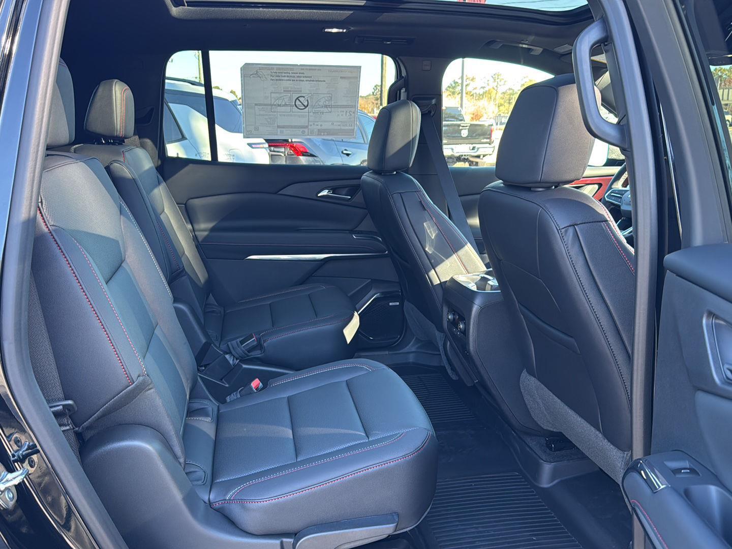 2026 Chevrolet Traverse Z71 Image 12 of 34