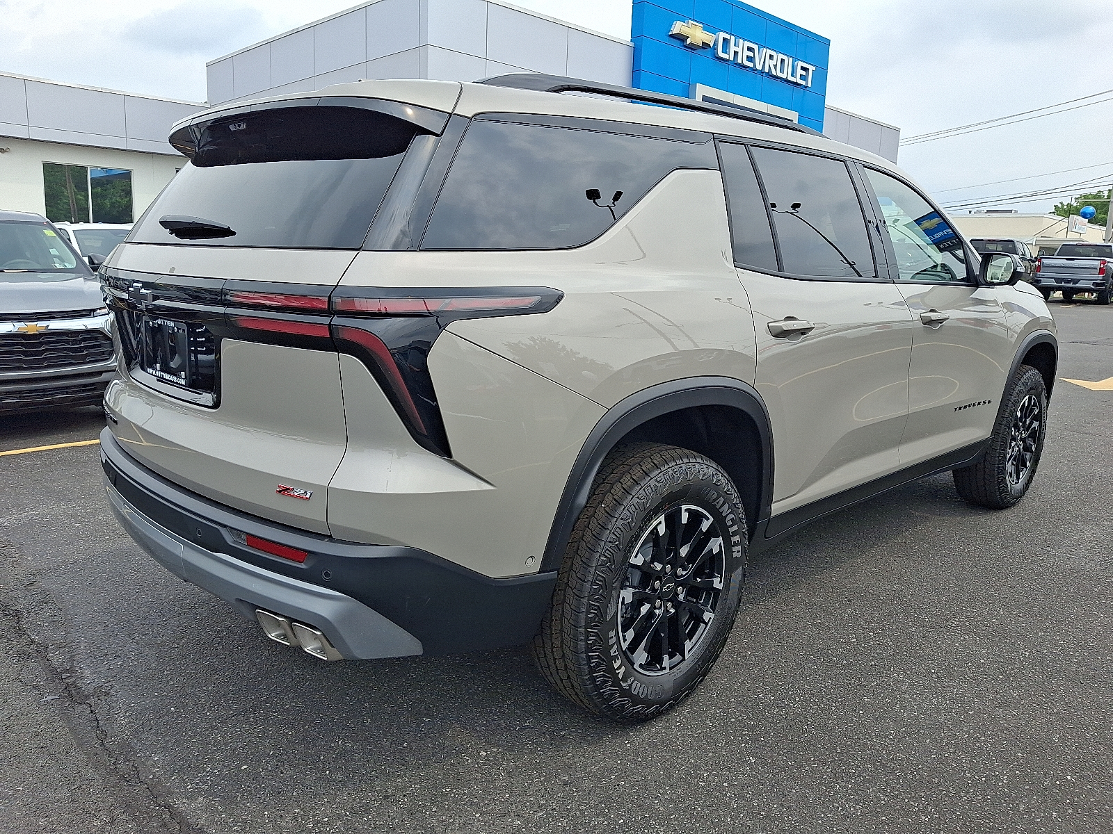 2026 Chevrolet Traverse AWD Z71 Image 2 of 11