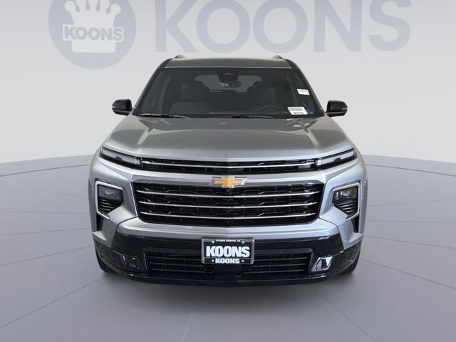 2026 Chevrolet Traverse FWD High Country Image 2 of 26