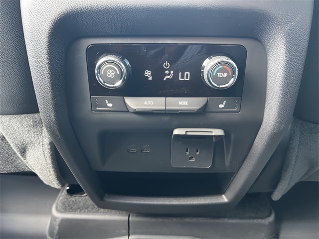 2026 Chevrolet Traverse FWD High Country Image 35 of 37