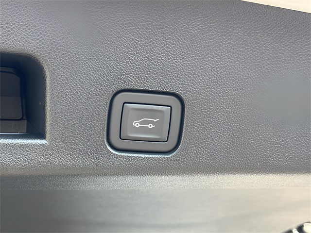 2026 Chevrolet Traverse FWD High Country Image 29 of 37