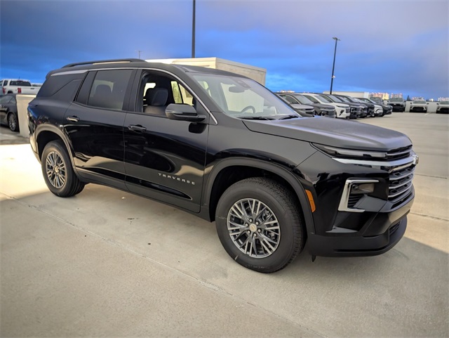 2026 Chevrolet Traverse FWD LT Image 3 of 19
