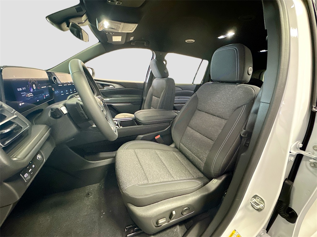 2026 Chevrolet Traverse FWD LT Image 15 of 35