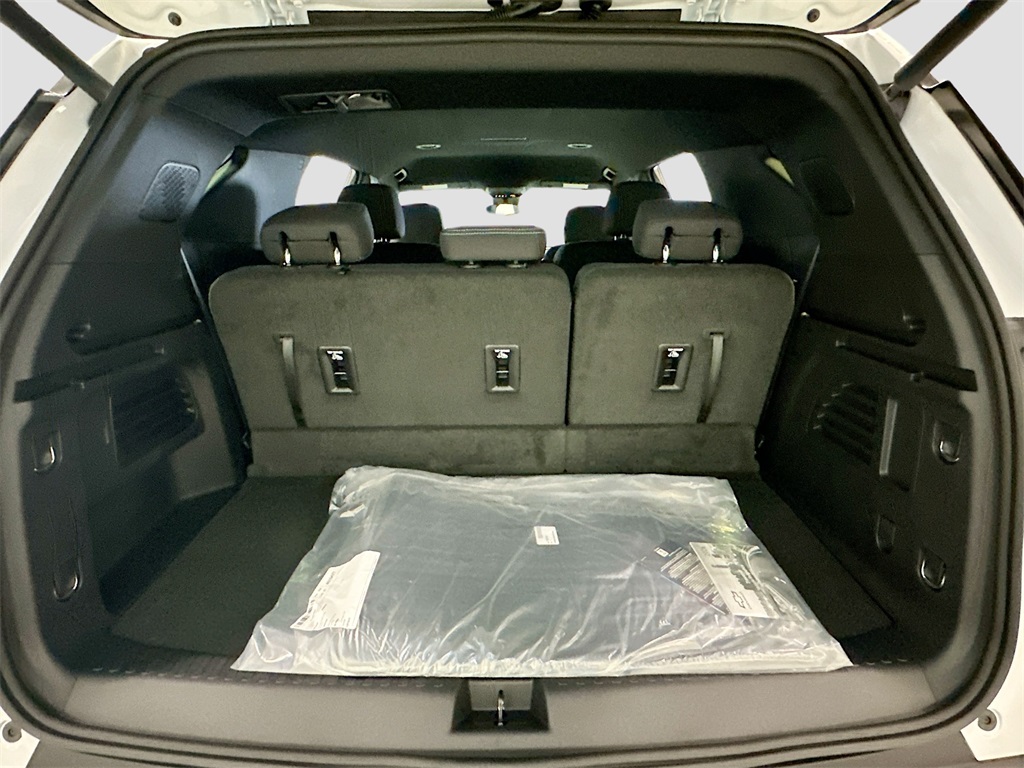 2026 Chevrolet Traverse FWD LT Image 10 of 35