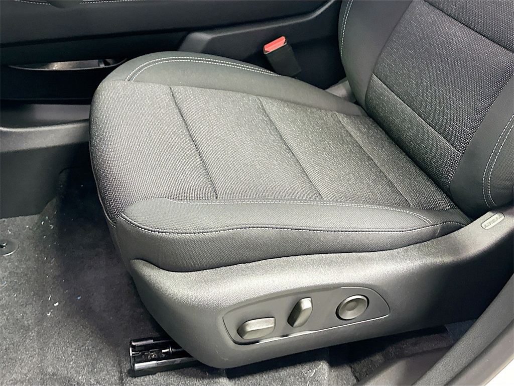 2026 Chevrolet Traverse FWD LT Image 28 of 35