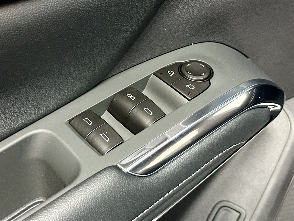 2026 Chevrolet Traverse FWD LT Image 27 of 35