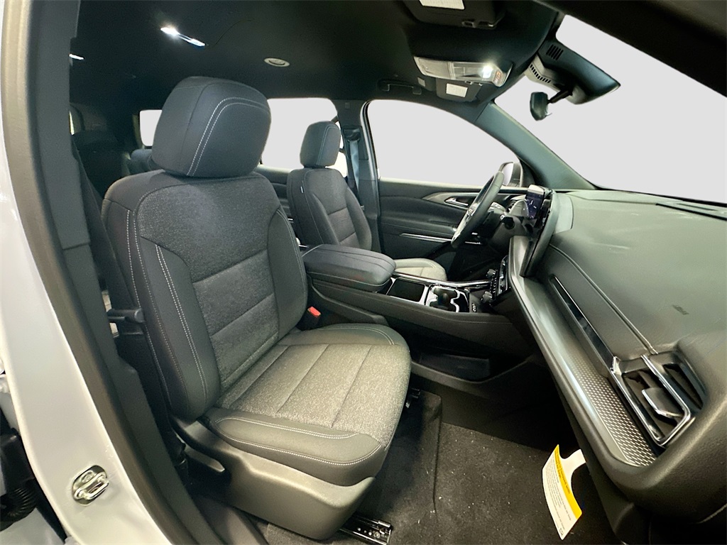 2026 Chevrolet Traverse FWD LT Image 12 of 35