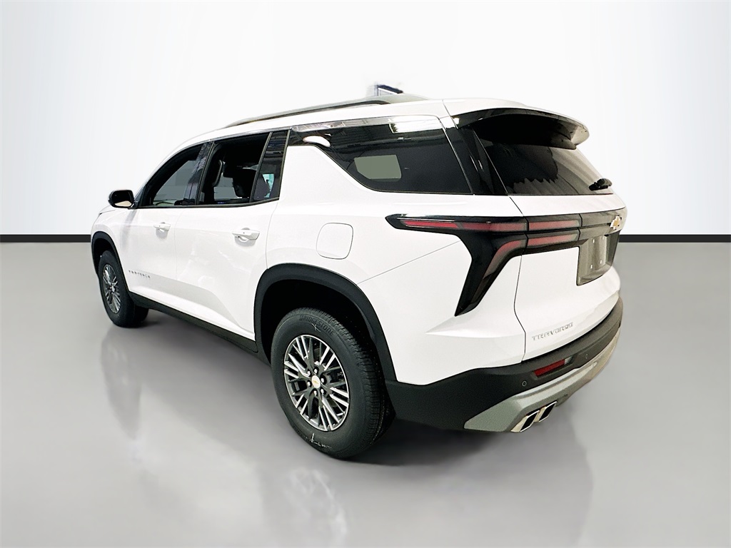 2026 Chevrolet Traverse FWD LT Image 6 of 35