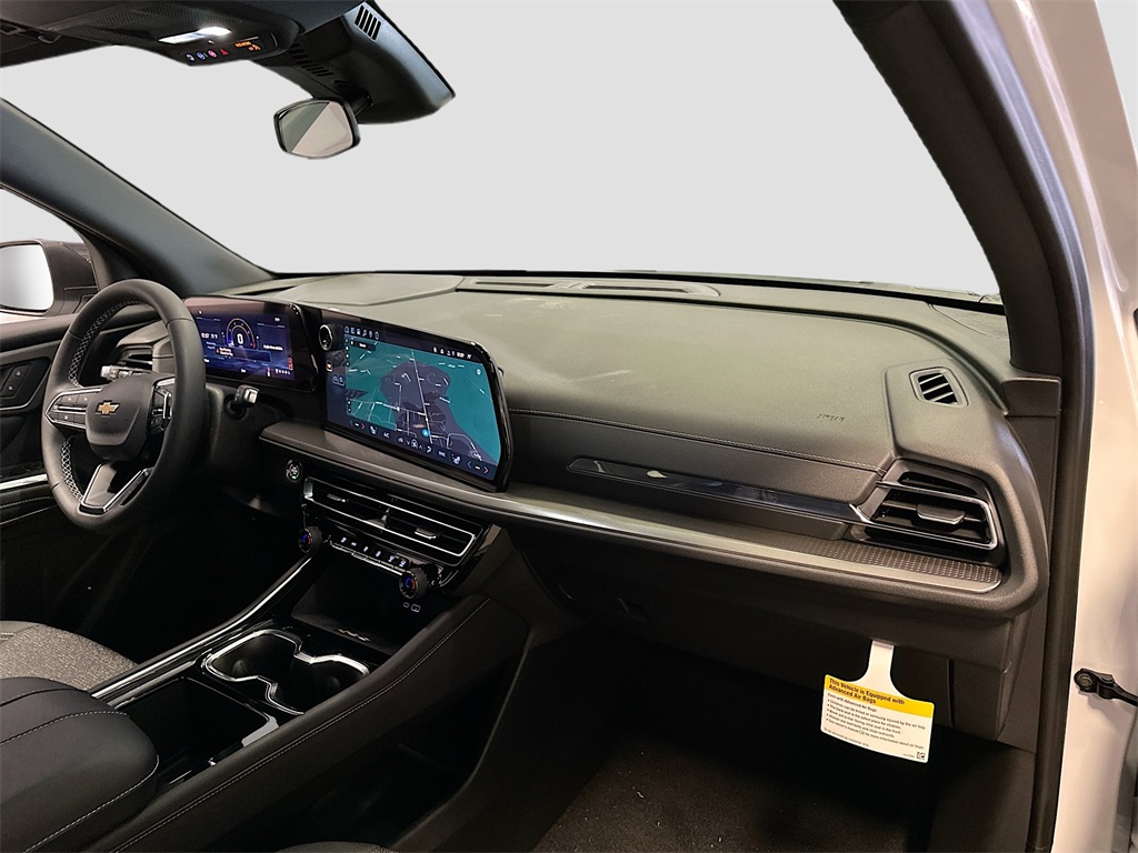 2026 Chevrolet Traverse FWD LT Image 16 of 35