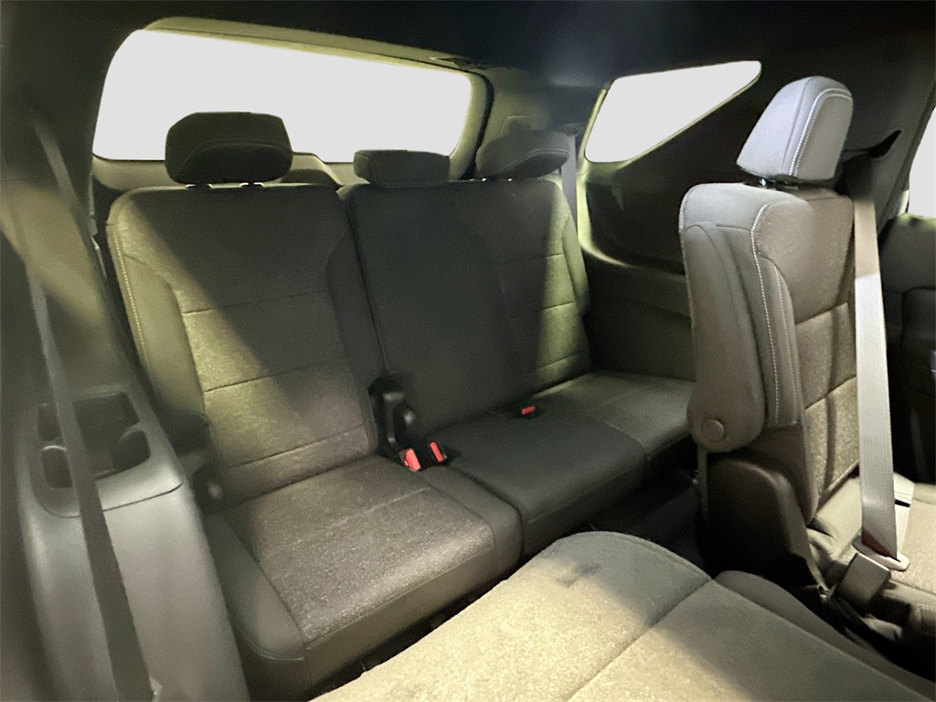 2026 Chevrolet Traverse FWD LT Image 13 of 35