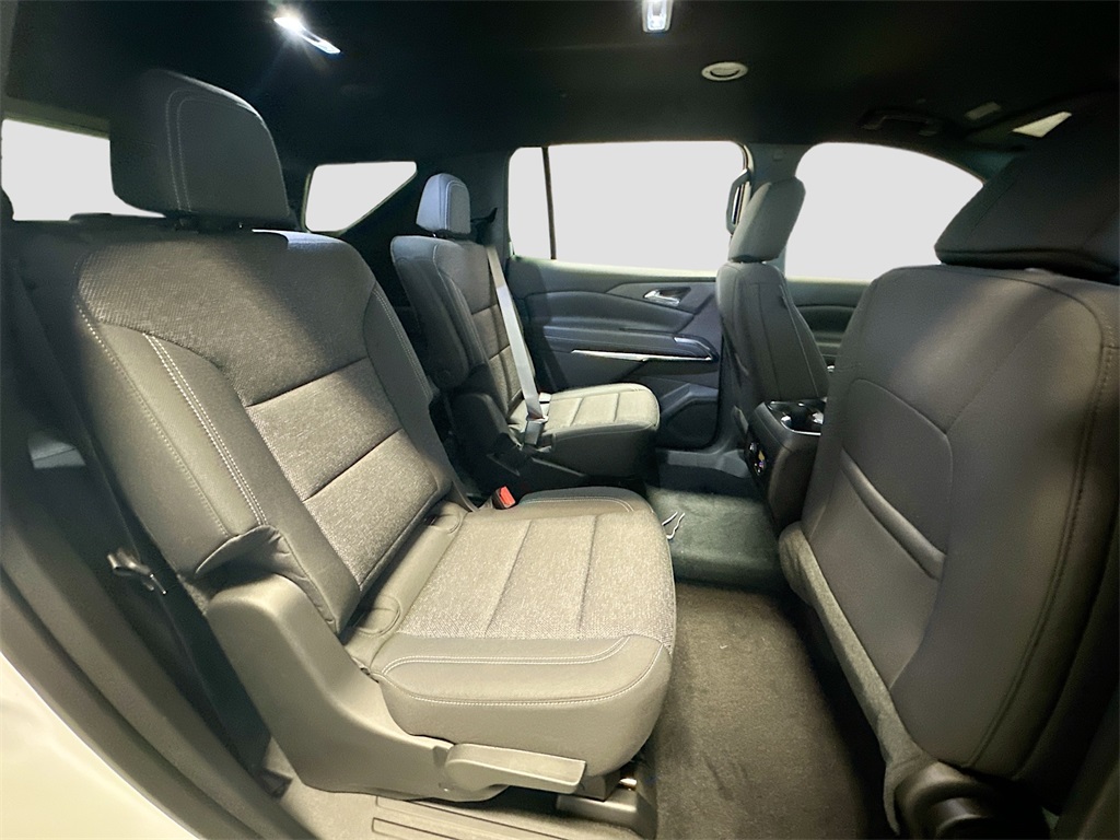2026 Chevrolet Traverse FWD LT Image 11 of 35