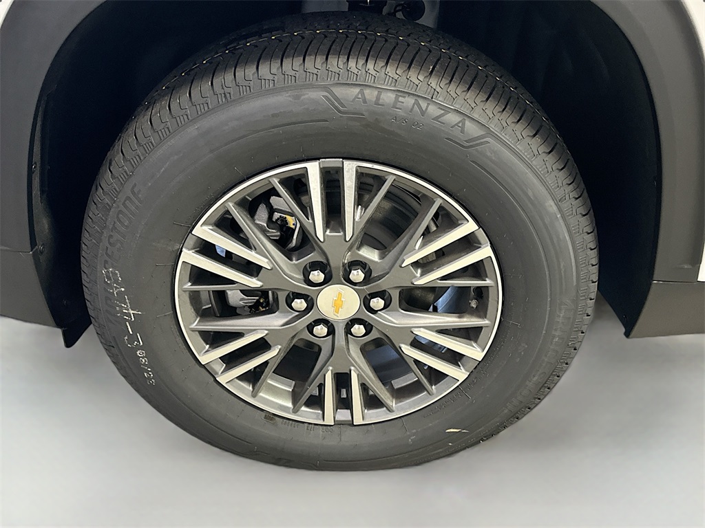 2026 Chevrolet Traverse FWD LT Image 9 of 35