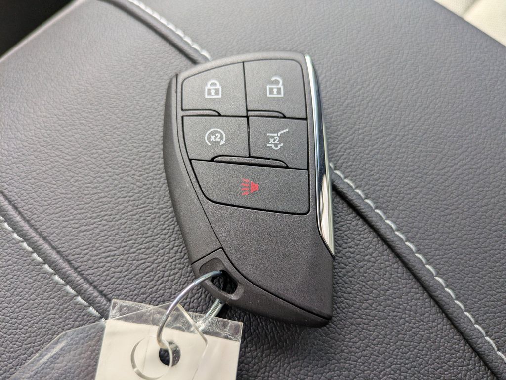 2026 Chevrolet Traverse FWD LT Image 38 of 52