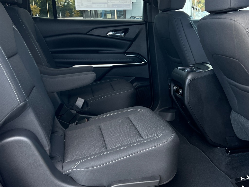 2026 Chevrolet Traverse FWD LT Image 9 of 31