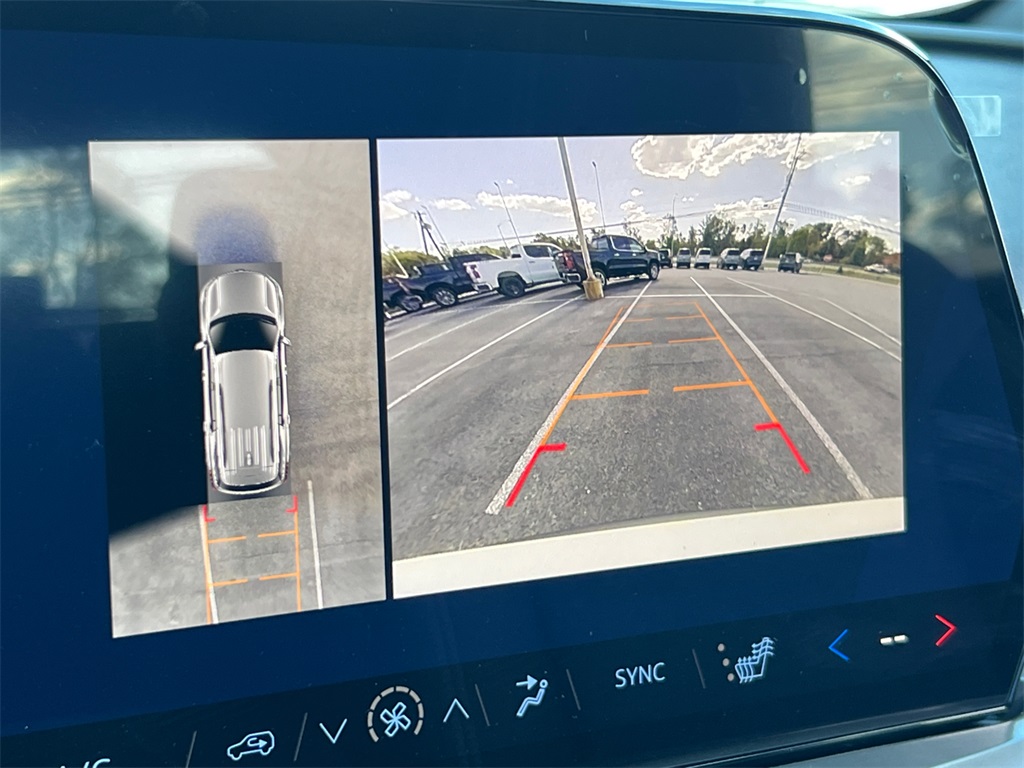 2026 Chevrolet Traverse FWD LT Image 17 of 31