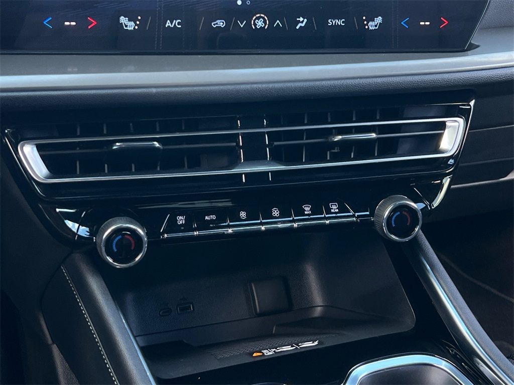 2026 Chevrolet Traverse FWD LT Image 21 of 31