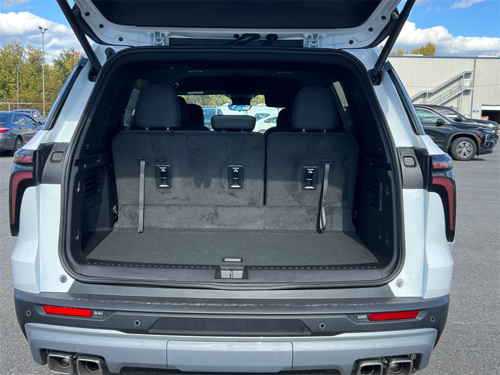 2026 Chevrolet Traverse FWD LT Image 7 of 31