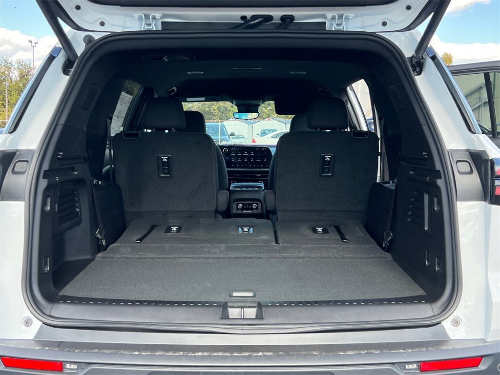 2026 Chevrolet Traverse FWD LT Image 6 of 31