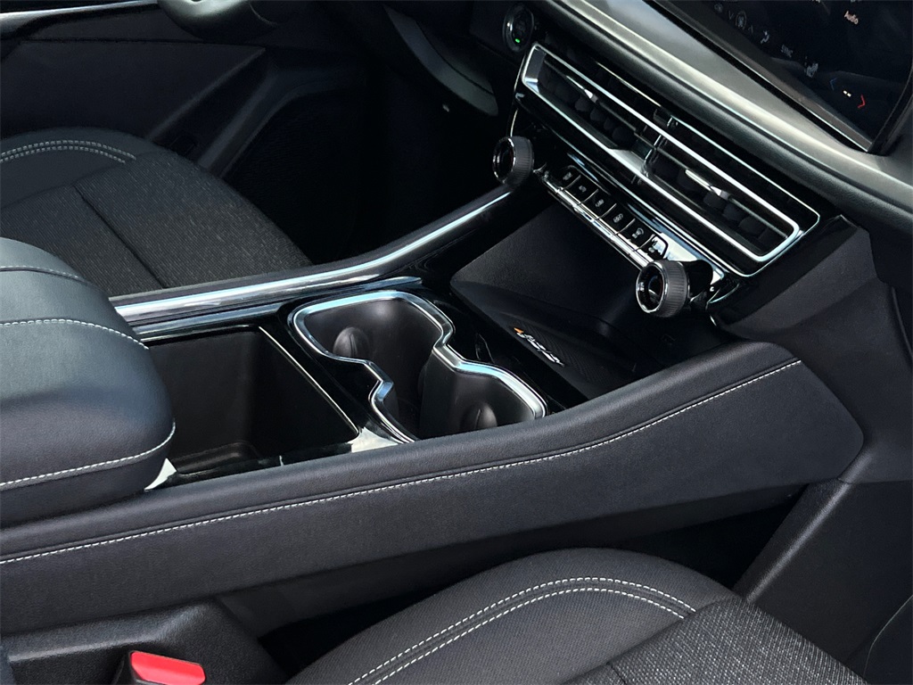 2026 Chevrolet Traverse FWD LT Image 22 of 31