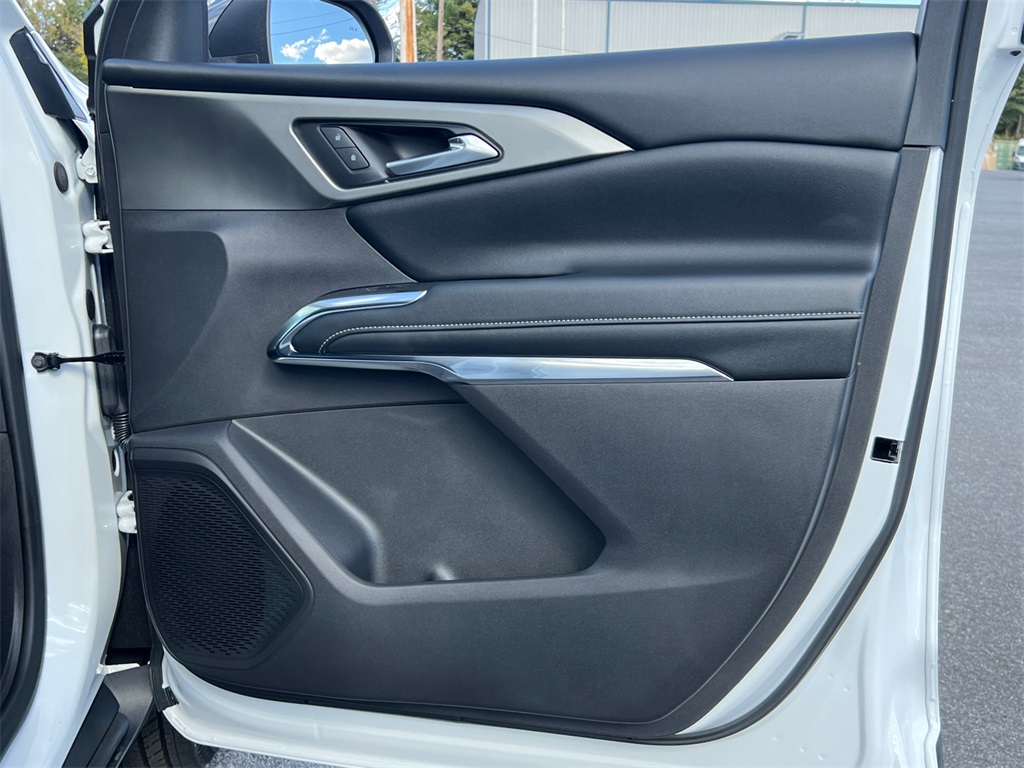 2026 Chevrolet Traverse FWD LT Image 24 of 31