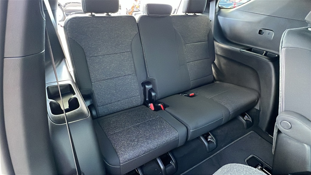 2026 Chevrolet Traverse FWD LT Image 10 of 31