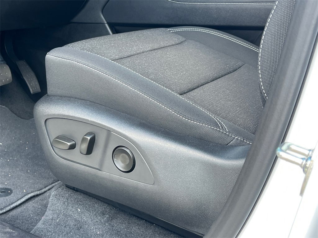 2026 Chevrolet Traverse FWD LT Image 26 of 31