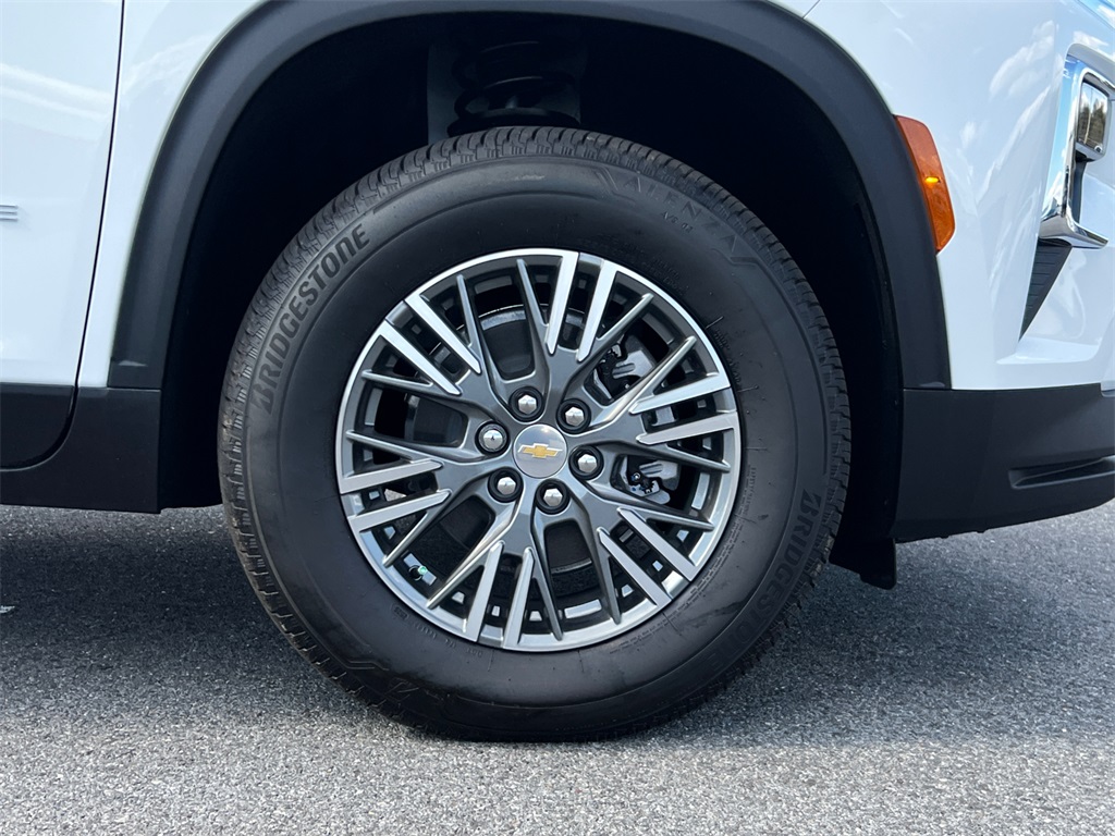 2026 Chevrolet Traverse FWD LT Image 5 of 31