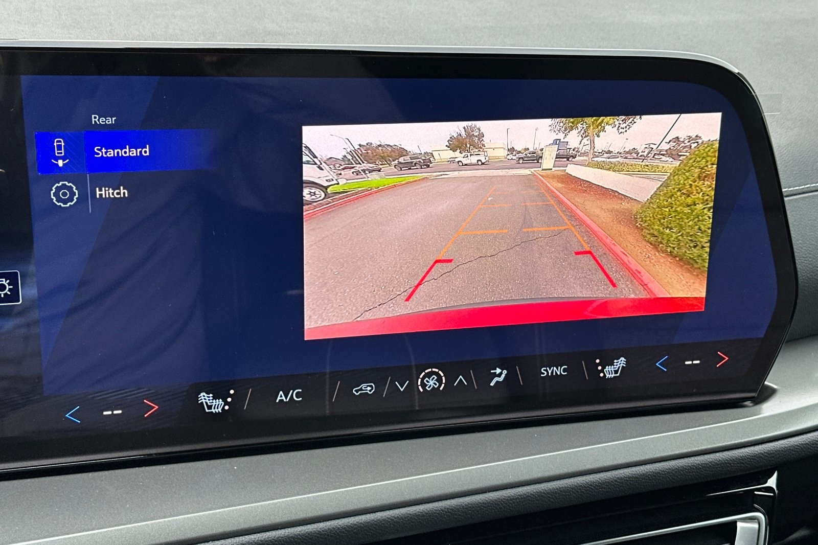 2026 Chevrolet Traverse FWD LT Image 20 of 30