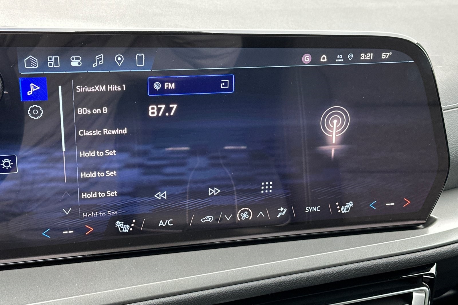 2026 Chevrolet Traverse FWD LT Image 22 of 30