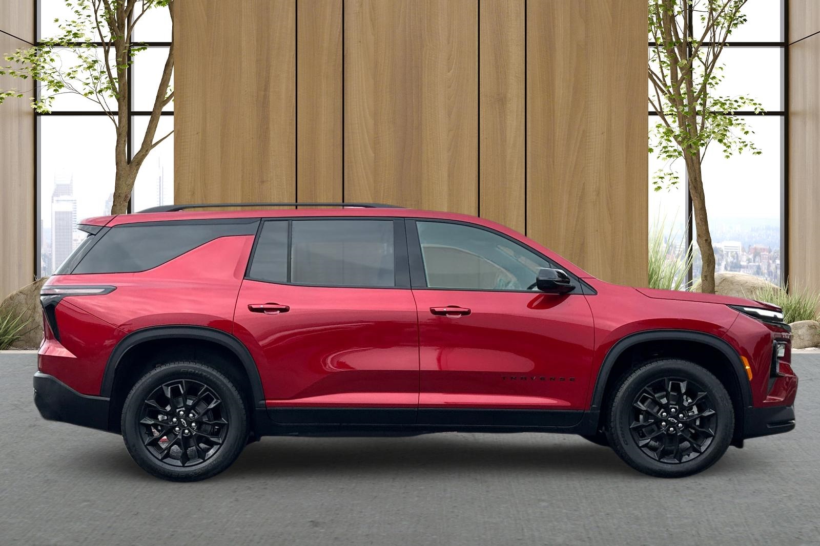 2026 Chevrolet Traverse FWD LT Image 5 of 30