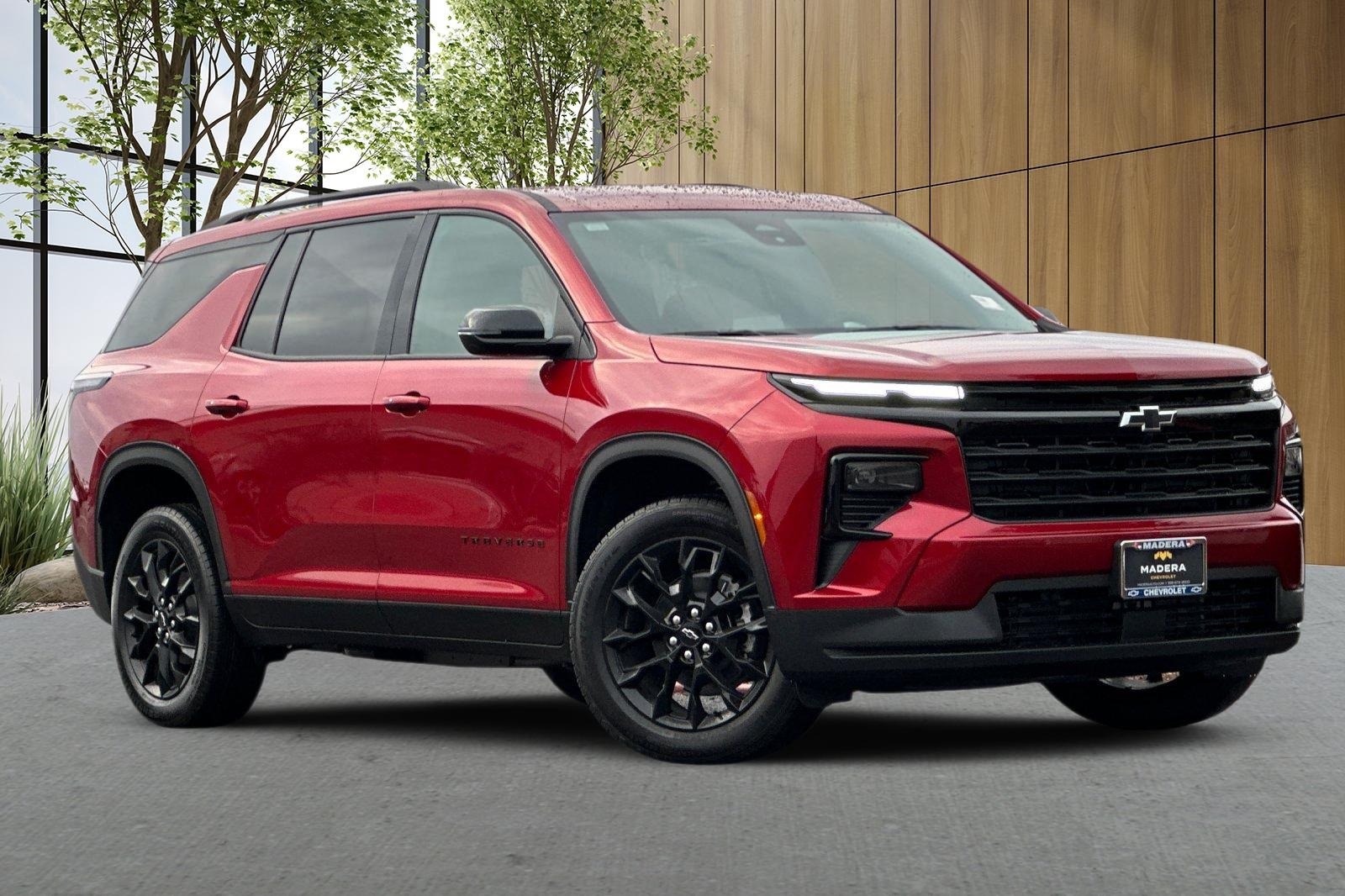 2026 Chevrolet Traverse FWD LT Image 3 of 30