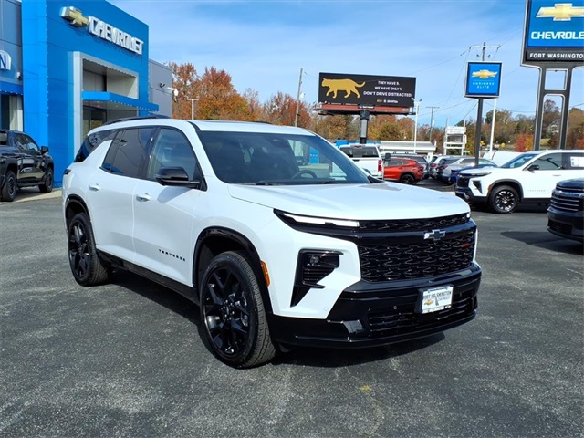 2026 Chevrolet Traverse FWD RS Image 2 of 15