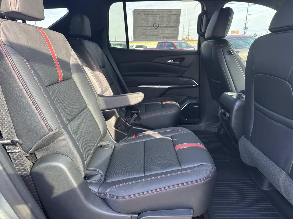 2026 Chevrolet Traverse FWD RS Image 9 of 27