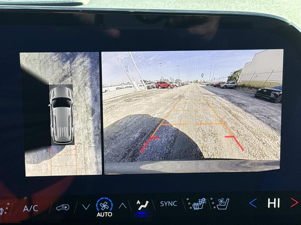 2026 Chevrolet Traverse FWD RS Image 19 of 27