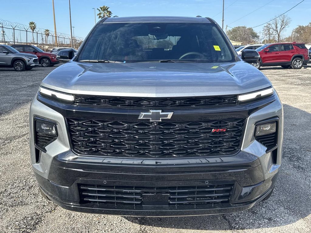 2026 Chevrolet Traverse FWD RS Image 2 of 27