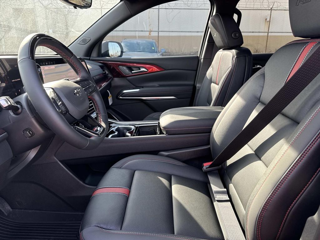 2026 Chevrolet Traverse FWD RS Image 12 of 27