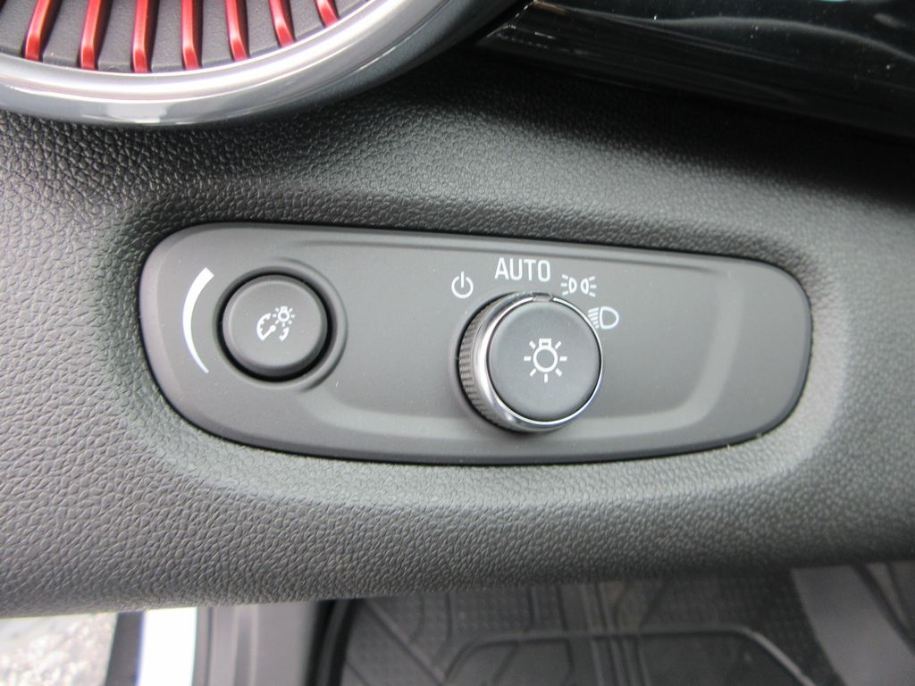 2026 Chevrolet Trax 2RS Image 33 of 34