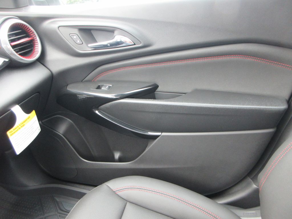 2026 Chevrolet Trax 2RS Image 30 of 34