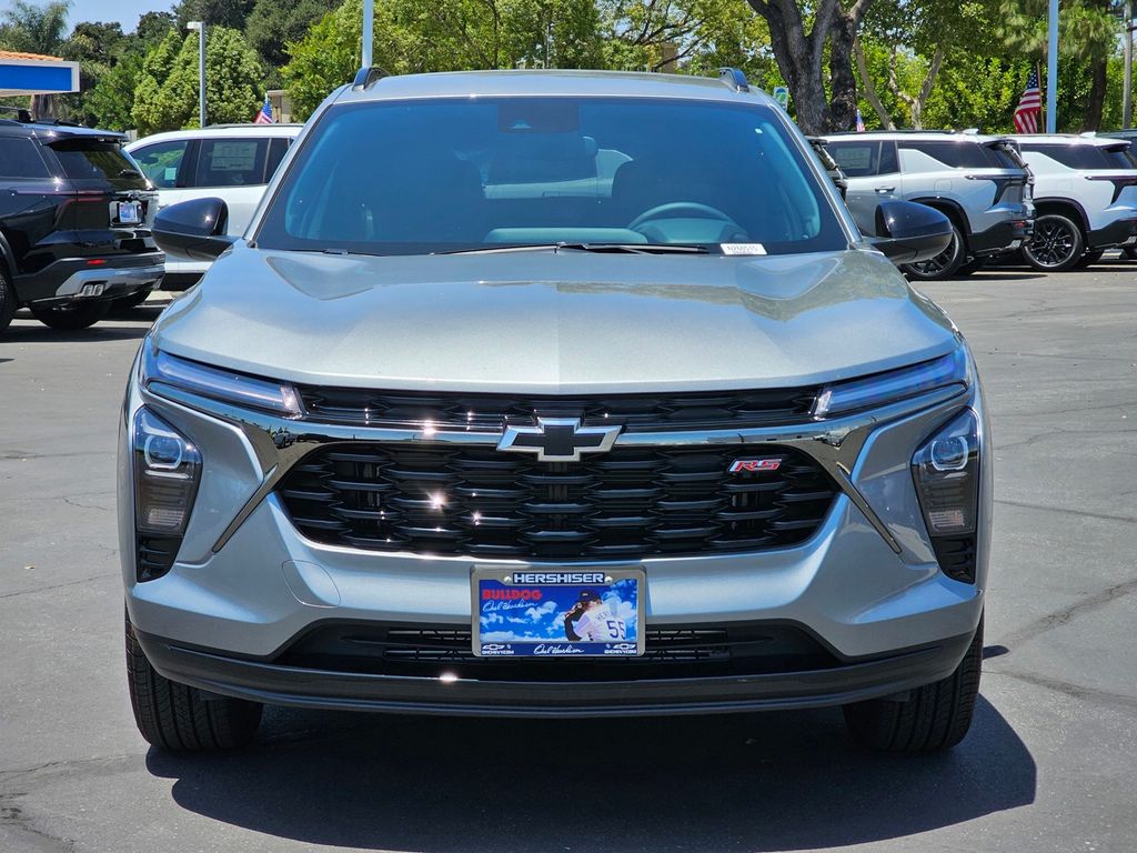 2026 Chevrolet Trax 2RS Image 2 of 22