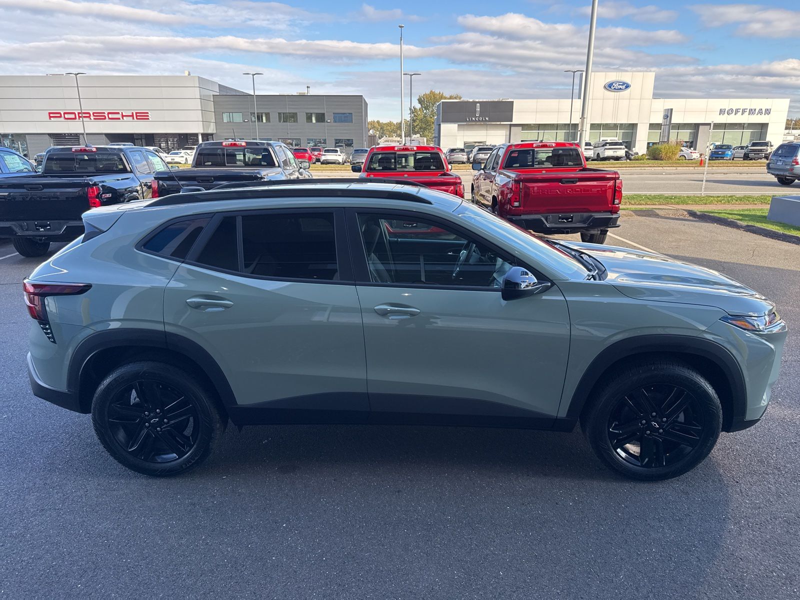 2026 Chevrolet Trax ACTIV Image 4 of 36