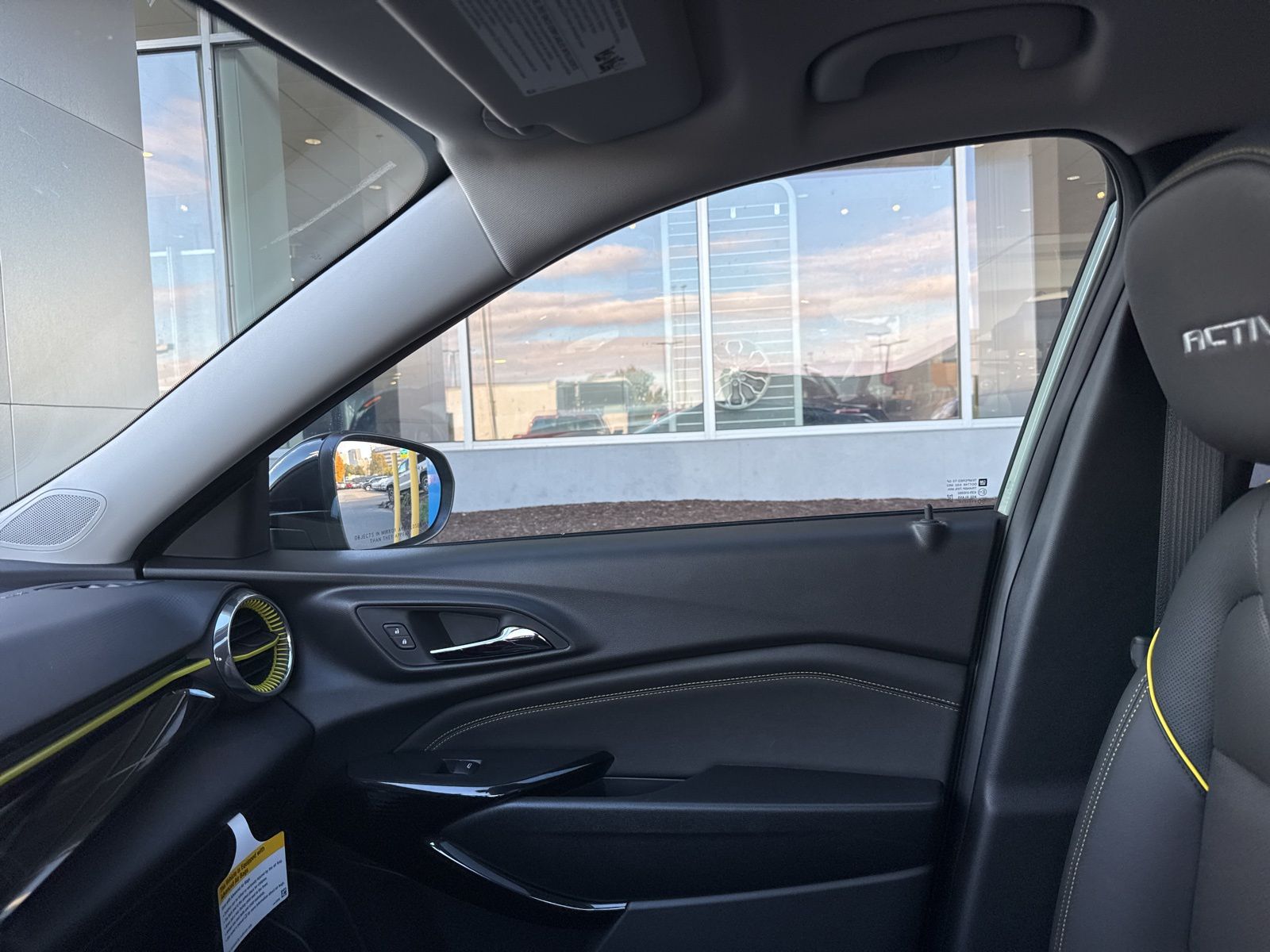 2026 Chevrolet Trax ACTIV Image 15 of 36