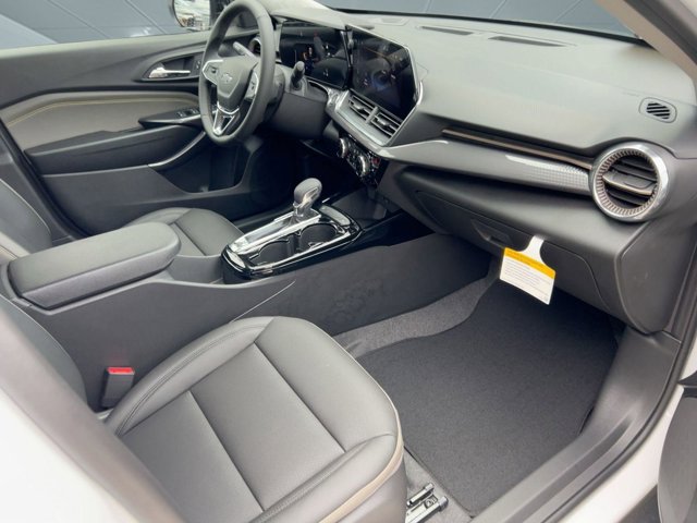 2026 Chevrolet Trax ACTIV Image 14 of 32