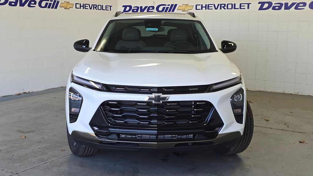 2026 Chevrolet Trax ACTIV Image 2 of 29