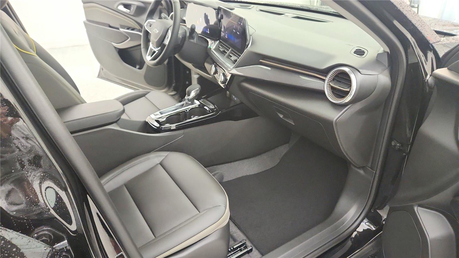 2026 Chevrolet Trax ACTIV Image 16 of 33