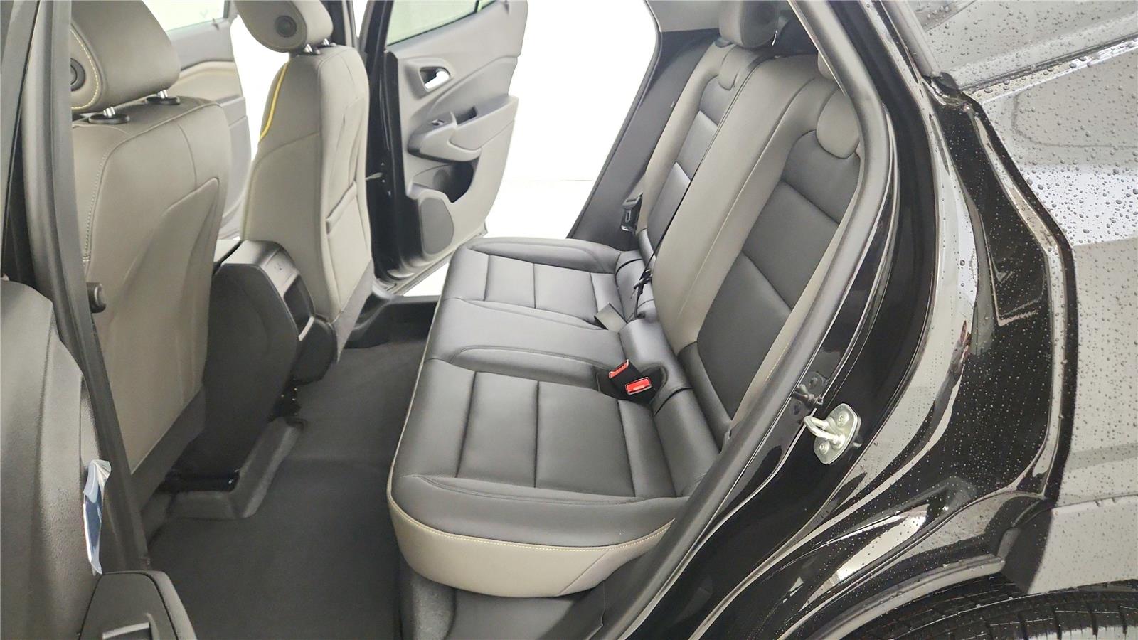 2026 Chevrolet Trax ACTIV Image 15 of 33